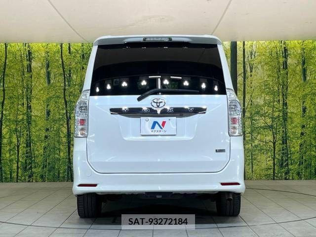 Toyota VOXY 2011-12 256259-16