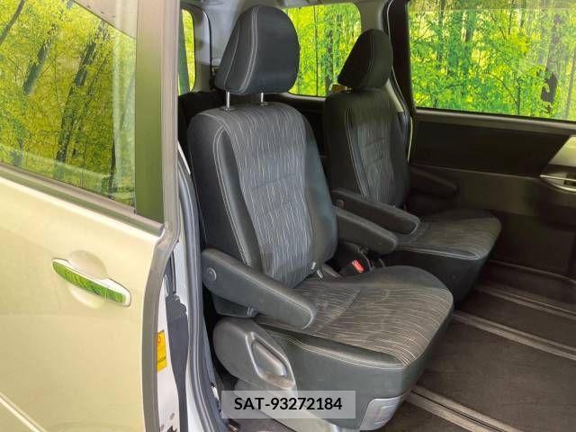 Toyota VOXY 2011-12 256259-9