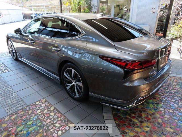 Lexus LS 2022-09 241939-9