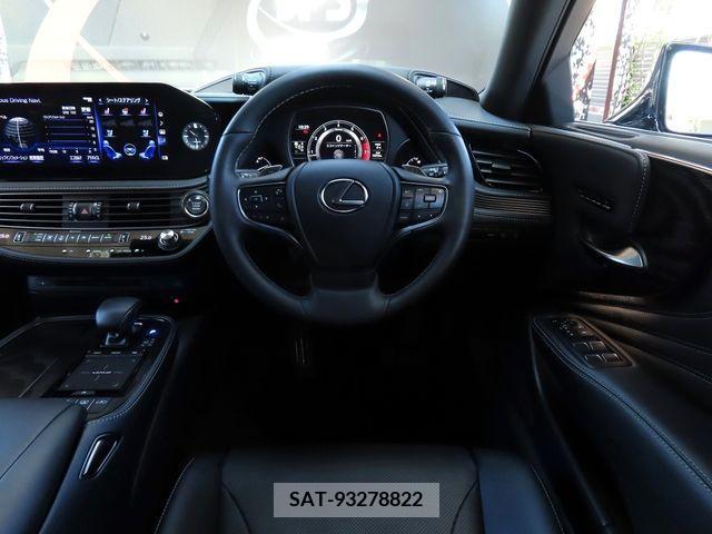 Lexus LS 2022-09 241939-18