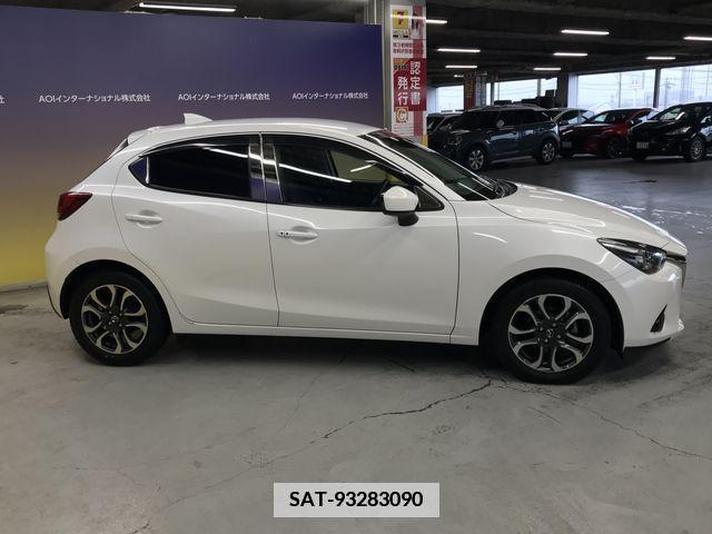 Mazda DEMIO 2016-11 382960-8
