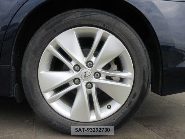 Lexus HS 2011-05 275342-6
