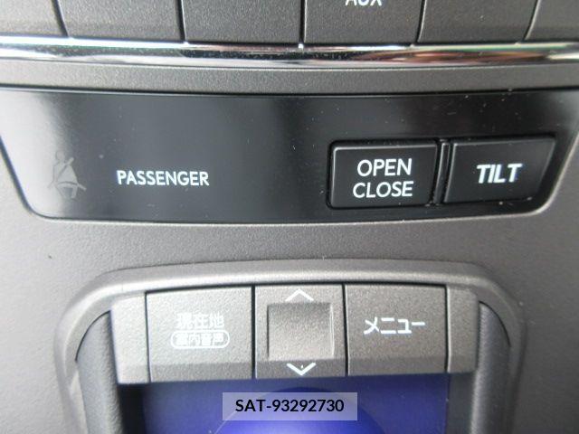 Lexus HS 2011-05 275342-12
