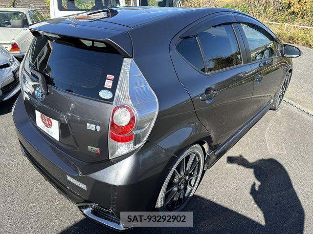 Toyota AQUA 2014-03 204626-3