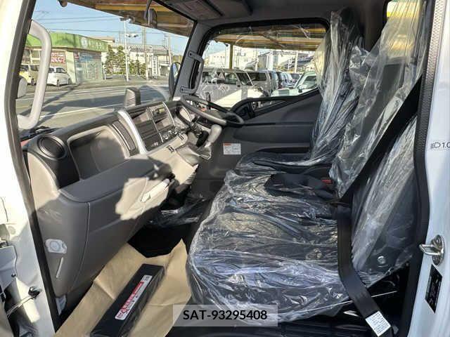 Mitsubishi CANTER 2023-09 302544-1