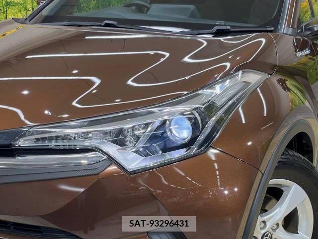 Toyota C-HR 2016-12 348677-12