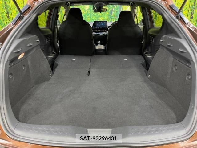 Toyota C-HR 2016-12 348677-10
