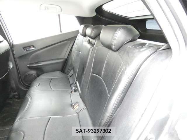 Toyota PRIUS 2016-03 366701-9
