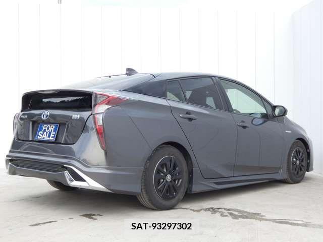 Toyota PRIUS 2016-03 366701-7