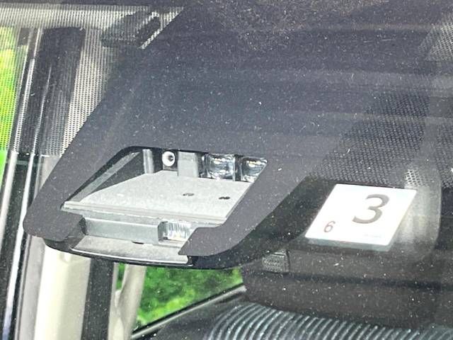 Toyota VOXY 2017-03 192663-5