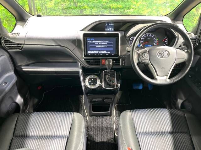 Toyota VOXY 2017-03 192663-1