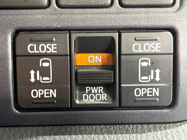Toyota VOXY 2017-03 192663-4