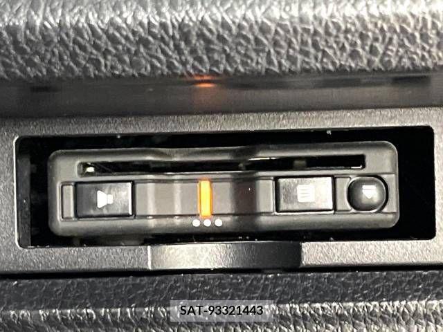 Toyota VOXY 2017-12 289130-5