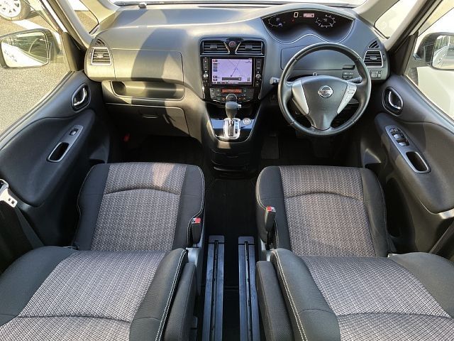 Nissan SERENA 2015-04 21482-1