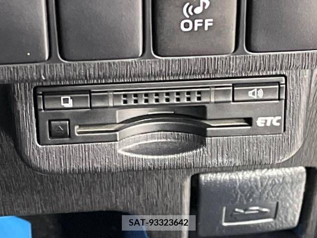 Toyota PRIUS ALPHA 2015-06 322163-6