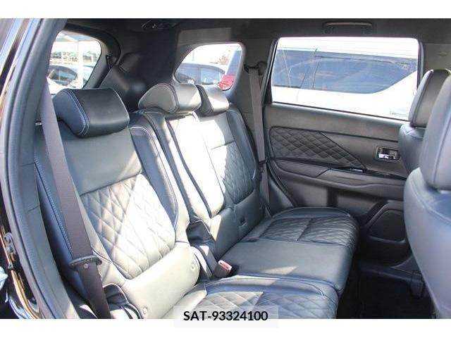 Mitsubishi OUTLANDER PHEV 2018-10 220358-13
