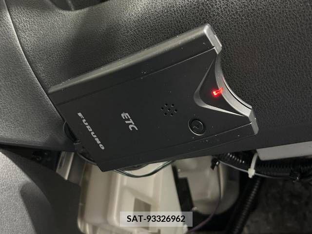 Nissan NOTE 2018-08 298121-6