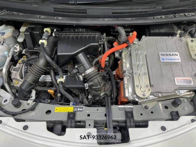 Nissan NOTE 2018-08 298121-18