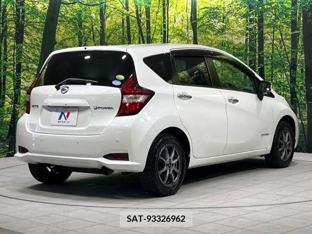 Nissan NOTE 2018-08 298121-17