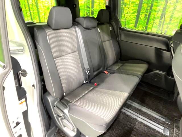 Toyota VOXY 2020-01 21696-9