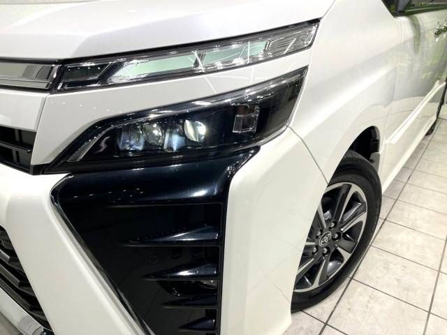 Toyota VOXY 2020-01 21696-12