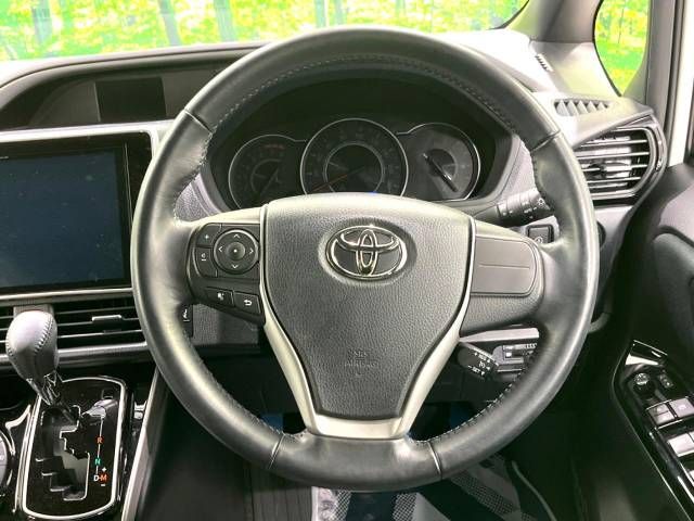 Toyota VOXY 2020-01 21696-14