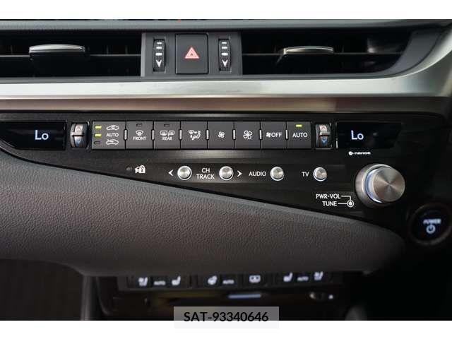 Lexus ES 2021-05 353969-10