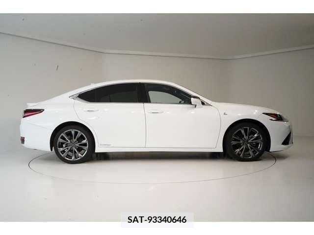 Lexus ES 2021-05 353969-5