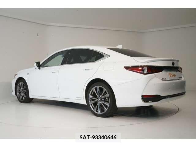 Lexus ES 2021-05 353969-2