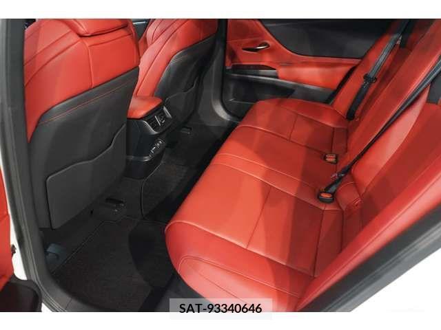 Lexus ES 2021-05 353969-14
