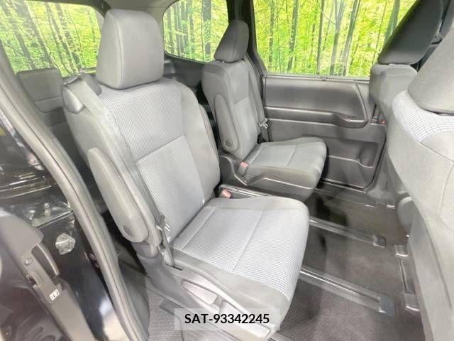 Toyota NOAH 2023-04 207044-9