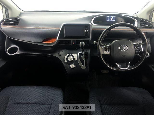 Toyota SIENTA 2017-03 298378-1