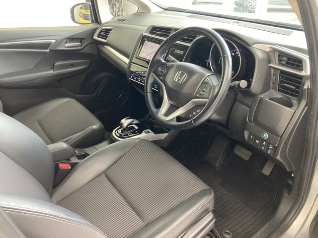 Honda FIT HYBRID 2017-10 18901-1