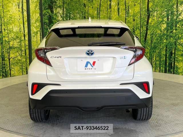 Toyota C-HR 2017-08 210640-15