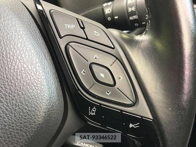 Toyota C-HR 2017-08 210640-4
