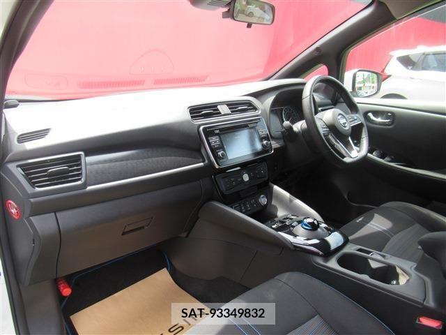Nissan LEAF 2019-01 297891-4