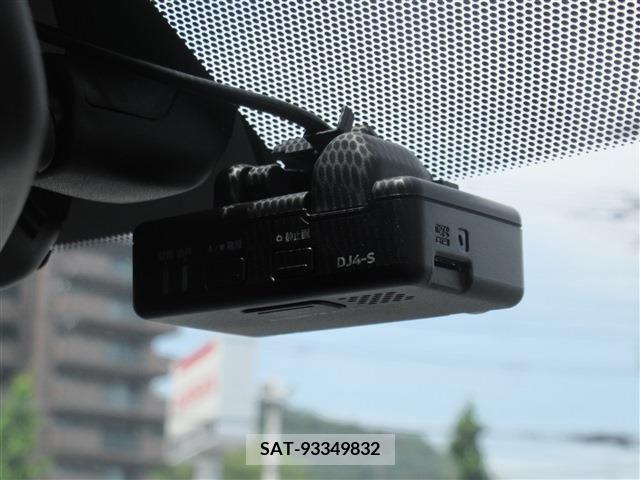 Nissan LEAF 2019-01 297891-18