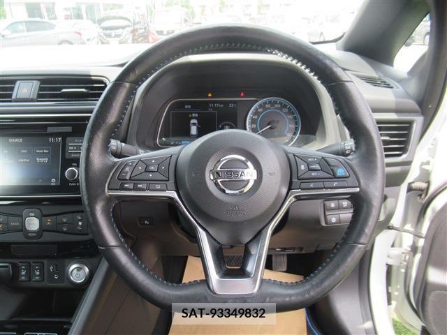 Nissan LEAF 2019-01 297891-7