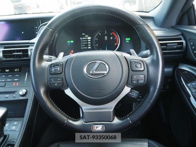 Lexus RC 2021-05 242410-17