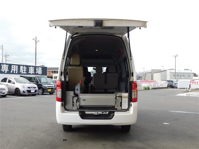 Nissan NV350 Caravan 2018-04 28784-5