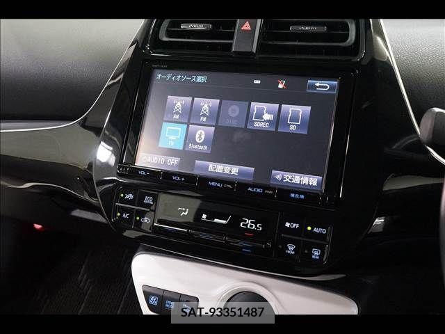 Toyota PRIUS 2017-06 366677-10