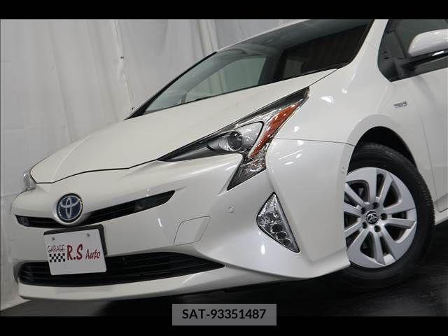 Toyota PRIUS 2017-06 366677-2