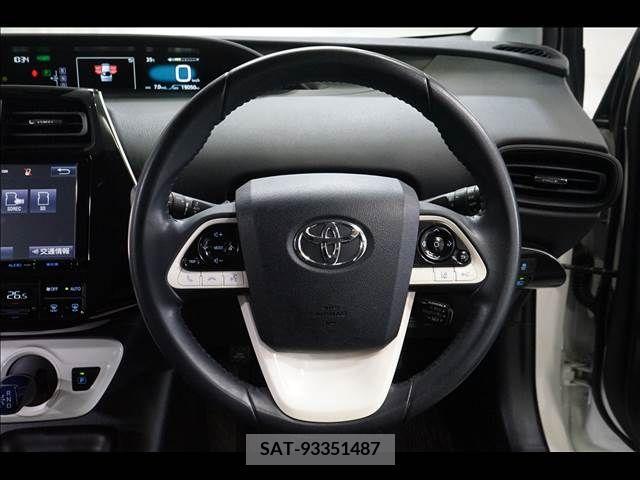 Toyota PRIUS 2017-06 366677-9