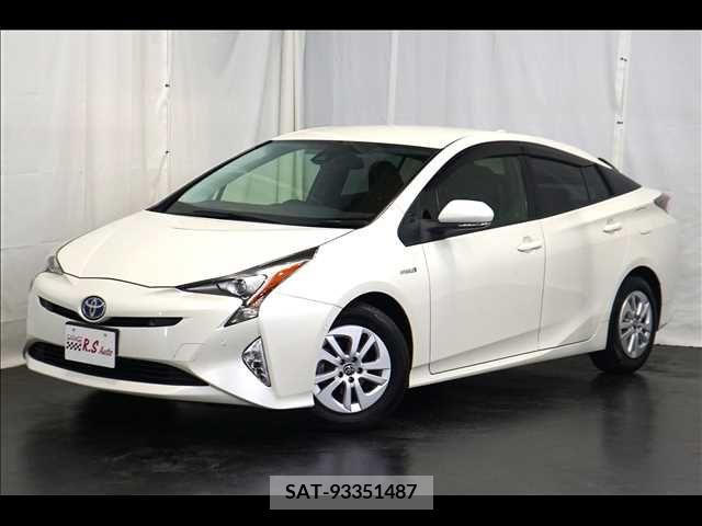 Toyota PRIUS 2017-06 366677-0