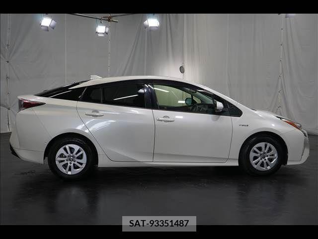Toyota PRIUS 2017-06 366677-15