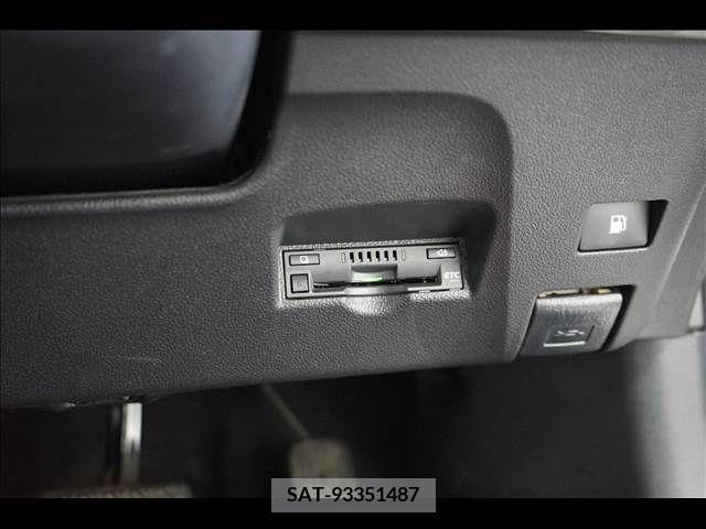 Toyota PRIUS 2017-06 366677-6