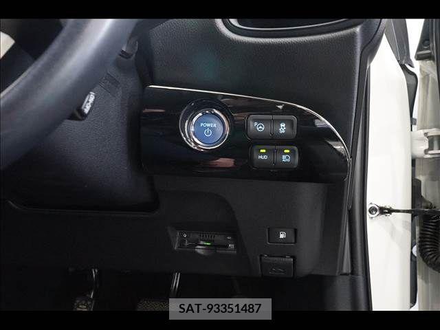 Toyota PRIUS 2017-06 366677-13