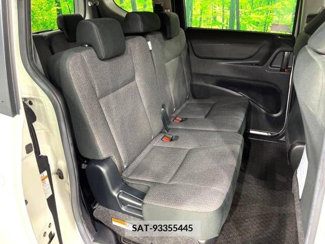 Toyota SIENTA 2019-06 340157-9