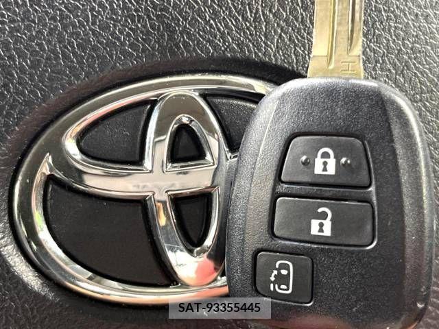 Toyota SIENTA 2019-06 340157-6