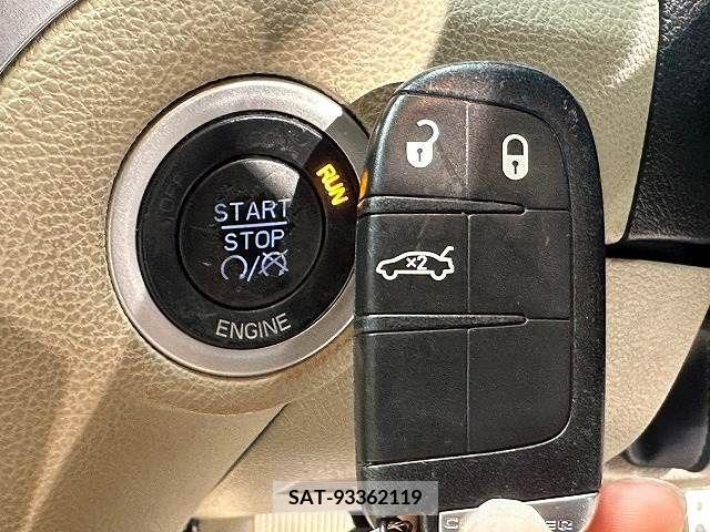 Chrysler 300 2015-02 377611-7
